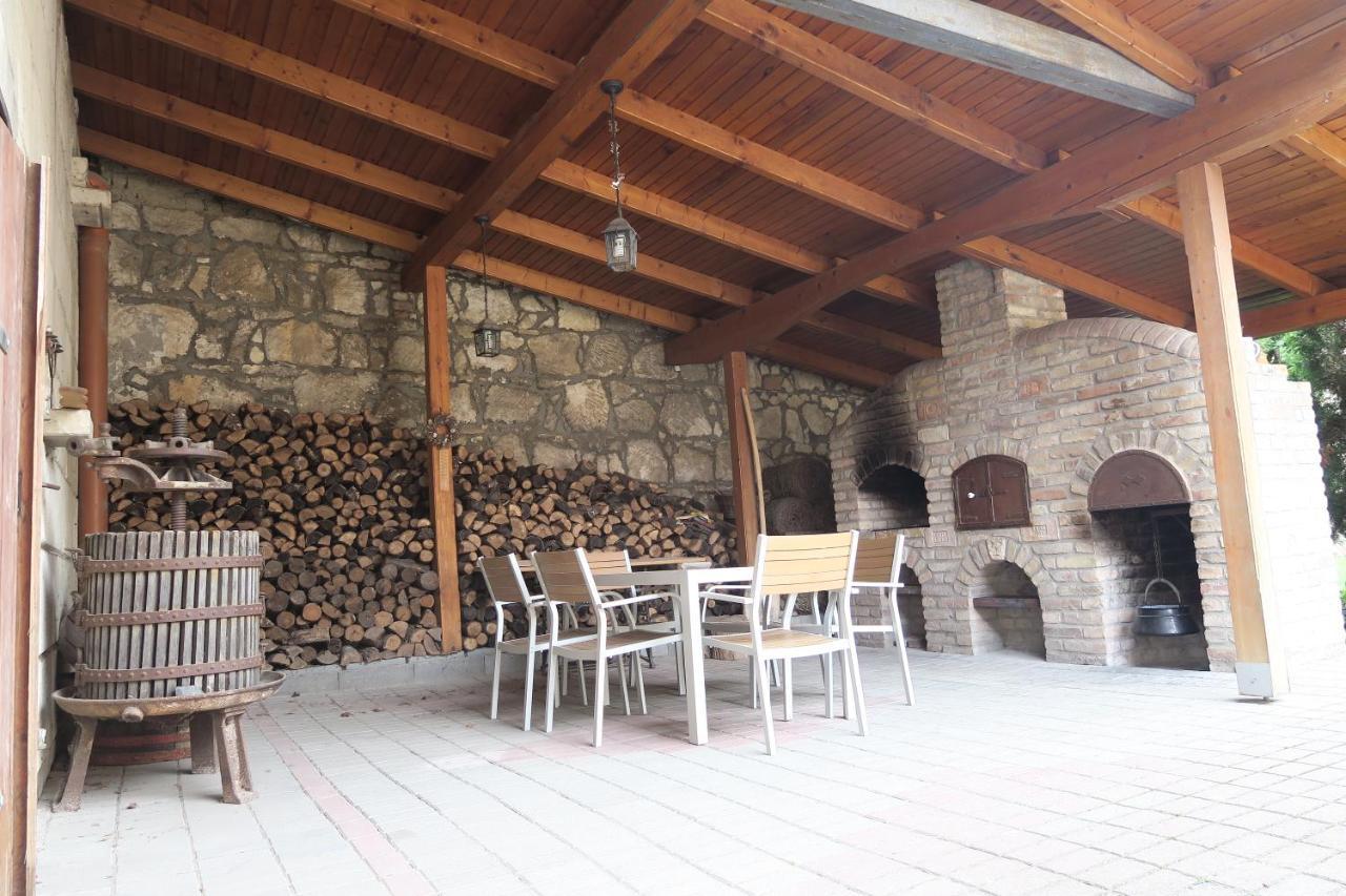 Falusi Vendeghaz Etyek Bagian luar foto